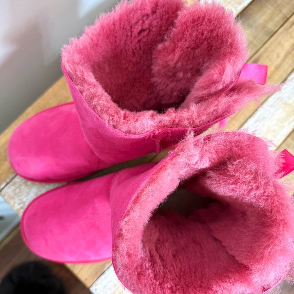 UGG Pink Fuchsia Bailey Bow Ugg Boots with Satin Bows Size 5 Women’s - Picture 8 of 12